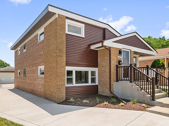 2nd image of 2637 W 93rd Pl