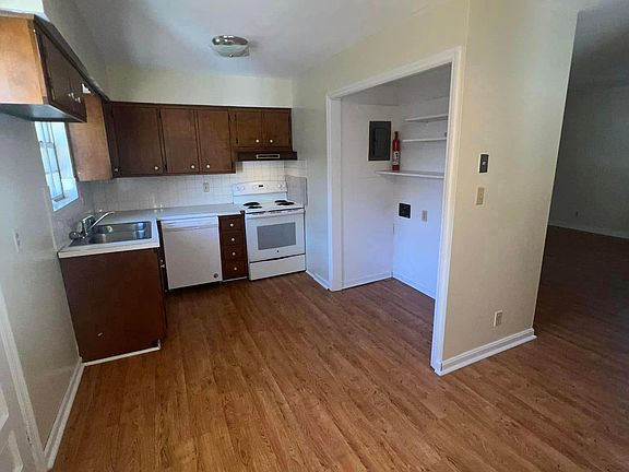 3rd image of 1614 Polster Dr #1614
