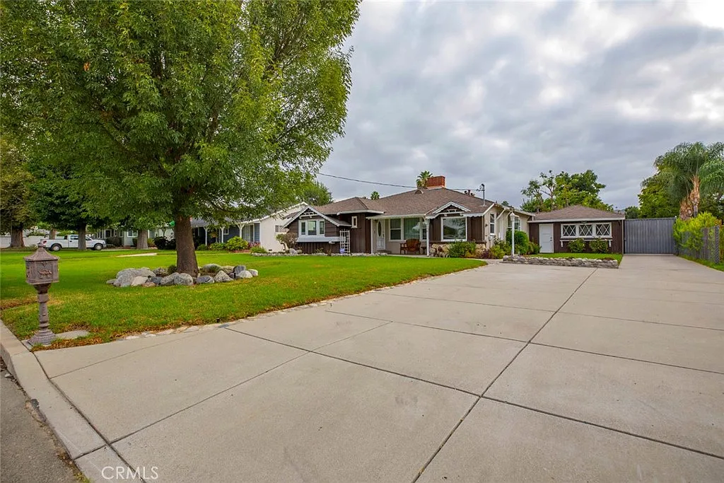 3 bed, 1845 sqft, $5,750 — Photo 3