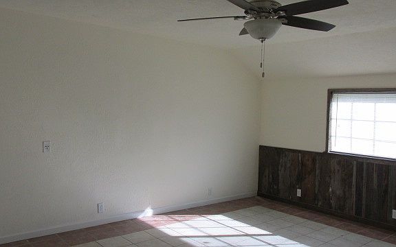 5th image of 1103 W White St