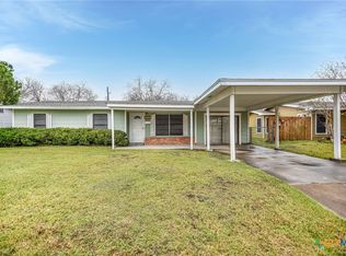 1515 Leon Dr, Port Lavaca, TX 77979
