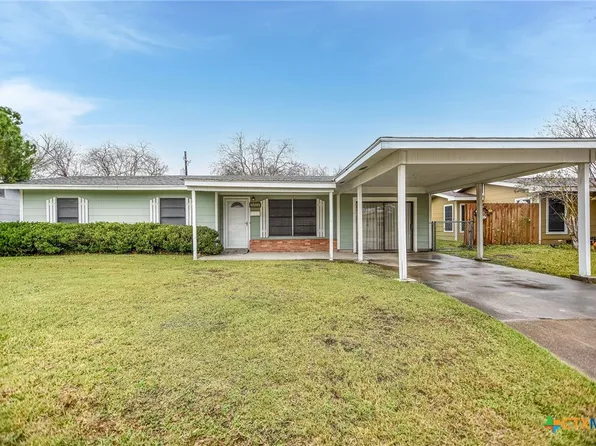 1515 Leon Dr, Port Lavaca, TX 77979