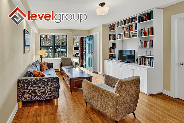 Sold by Level Group | media 2