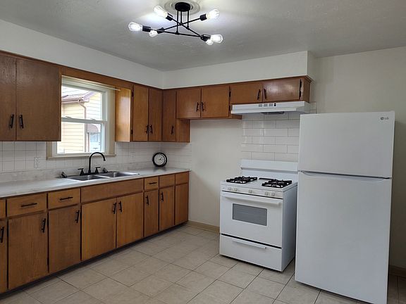 2nd image of 456 Devitt Ave APT A