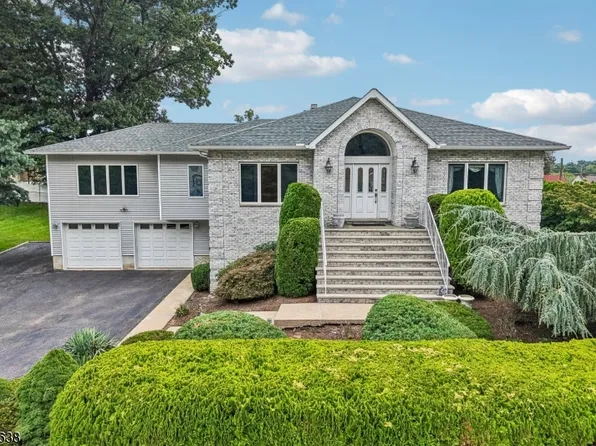 19 Brook Hollow Ct, Hawthorne Boro, NJ 07506