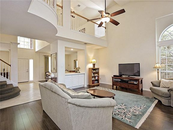 5th image of 8409 Caledonia Dr