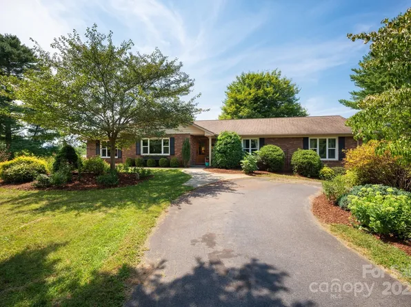 20 Morning Glory Ln, Weaverville, NC 28787