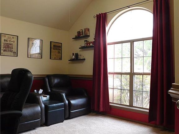 4th image of 14121 Glen Oaks Pl