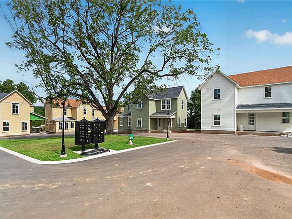 2nd image of 2748 E Black Walnut Cir