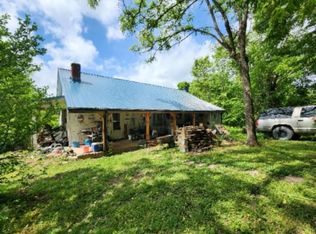 105 Log Home Ln, Moss, TN 38575