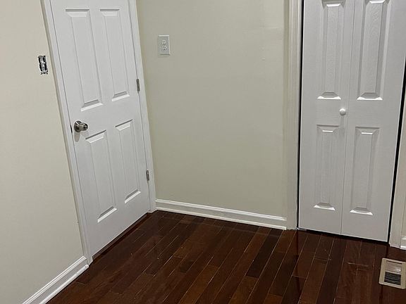 3rd image of 116 E Cumberland St