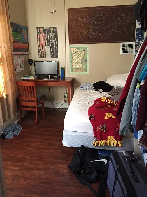 8 bed, $4,800 — Photo 4