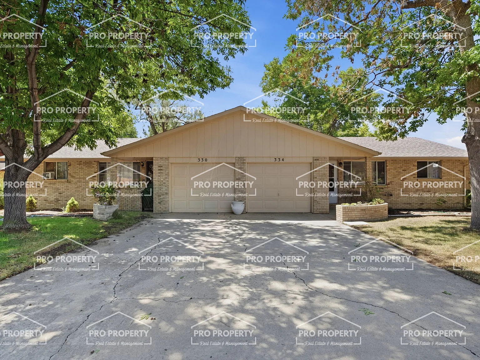 2 bed, 972 sqft, $1,899 — Photo 2