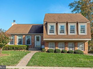 4335 Silas Hutchinson Dr, Chantilly, VA 20151