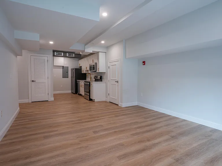 146 Main St #201 — Photo 4