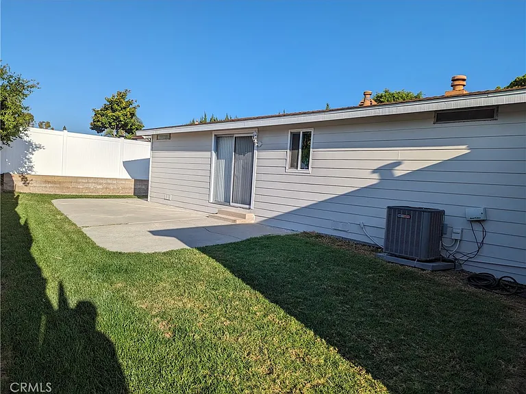 5725 Clearwater Dr — Photo 7