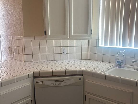 4th image of 21141 Wisteria St