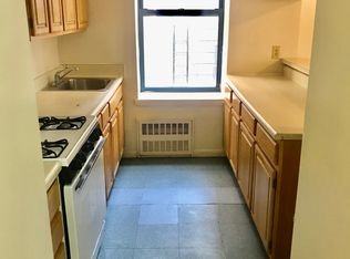 218 W 113th St #2C, New York, NY 10026