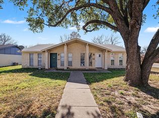 7700 Mary Dr #7702, North Richland Hills, TX 76180