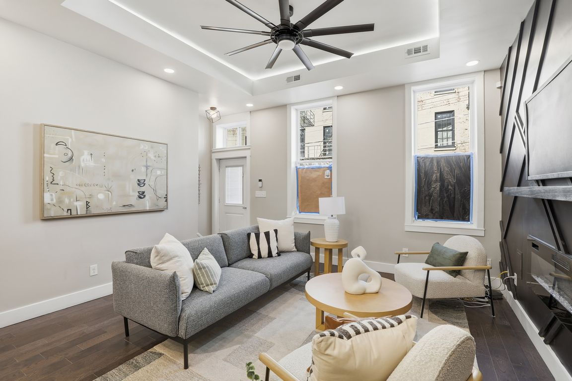 next background image