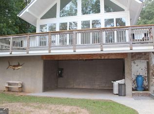 190 Roberts Point Rd, Jackson, GA 30233