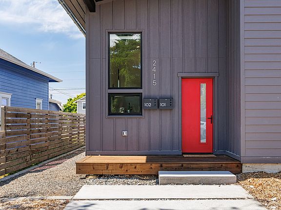 3rd image of 2415 Pacific St #101