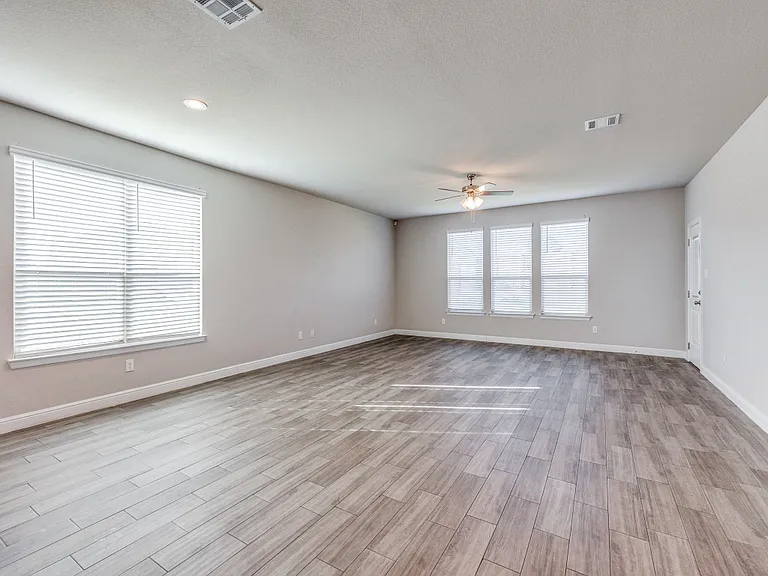 1240 Bosque Ln — Photo 1