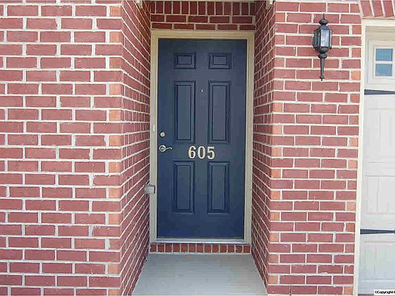 3rd image of 605 Cove Water Ln