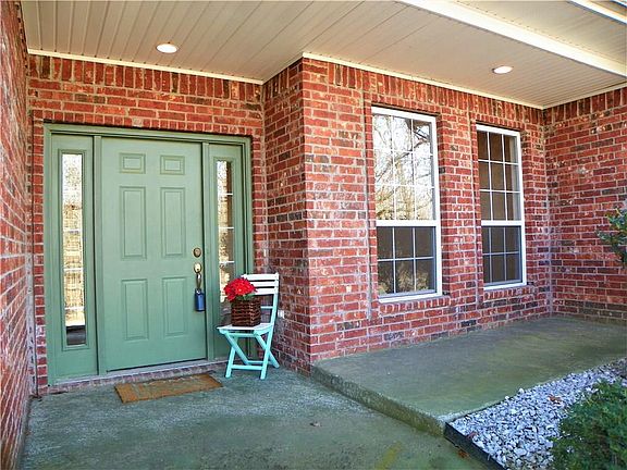 2nd image of 16 Heather Dr