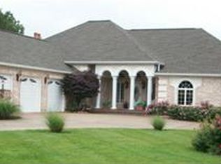 18 Holloway Dr, Lake Saint Louis, MO