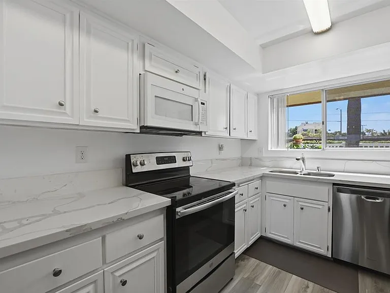 2475 Jefferson St #103 — Photo 14