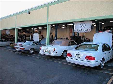 2nd image of 2445 Tamiami Trl E