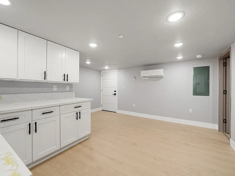313 D St — Photo 14