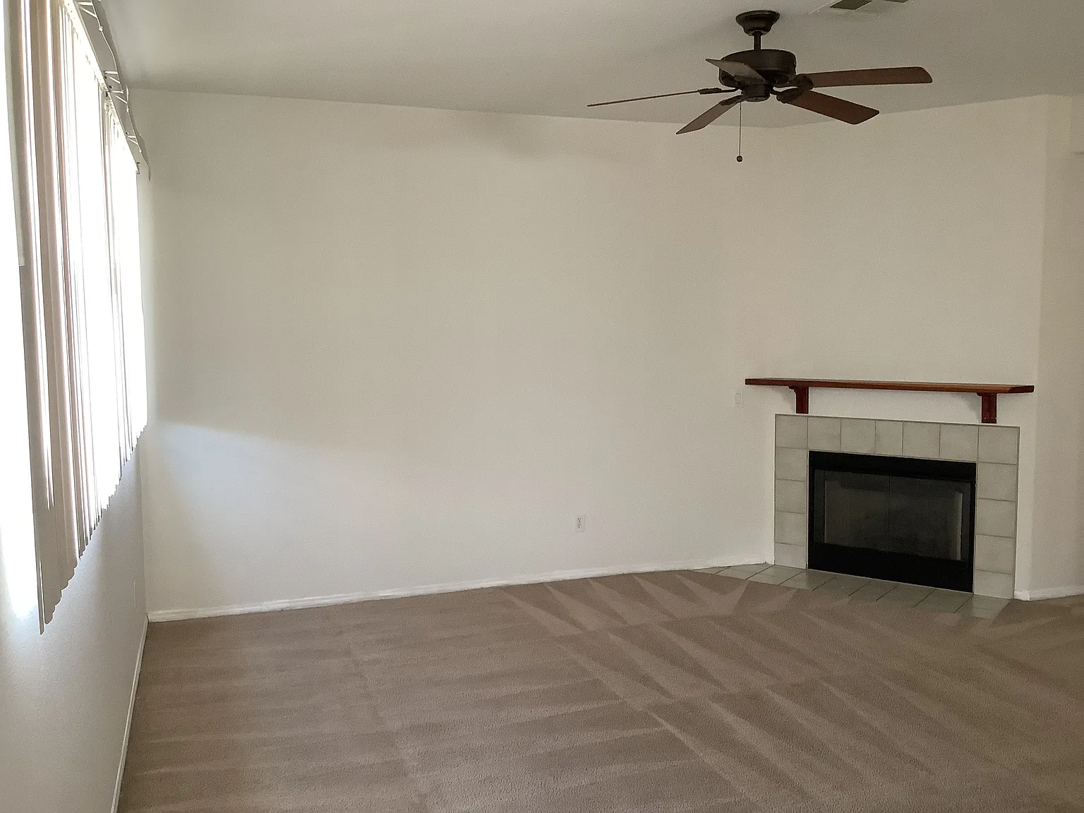 4 bed, 1960 sqft, $2,500 — Photo 2