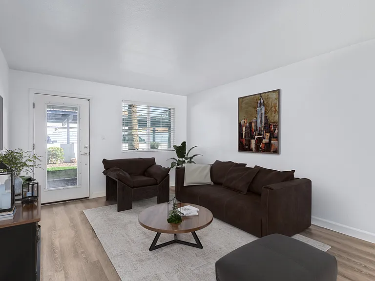 2922 N 35th St #6 — Photo 4