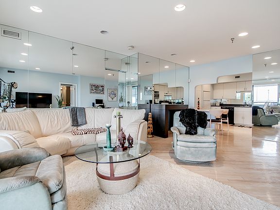 4th image of 3 N Columbus Blvd APT 310