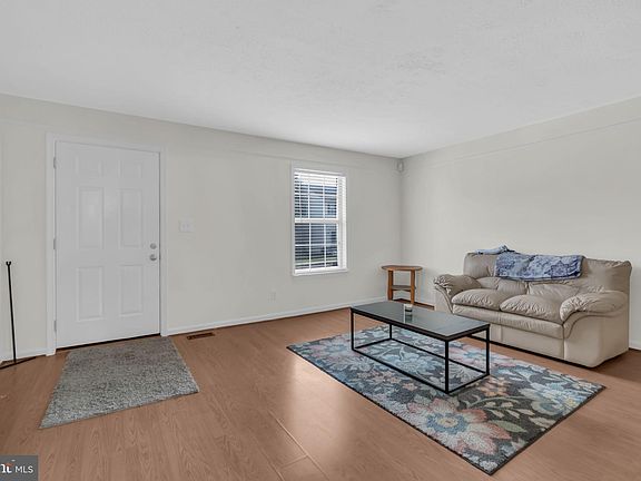 5th image of 505 Mews Ct