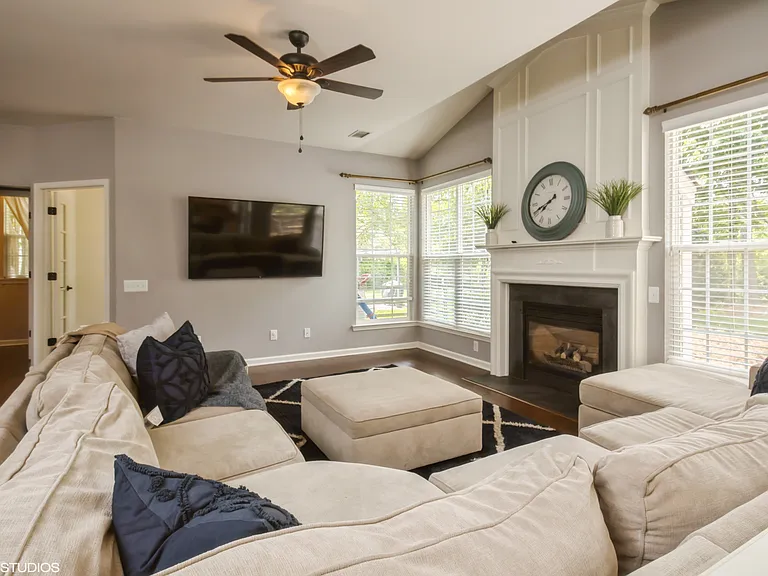 5743 Cambridge Bay Dr — Photo 11