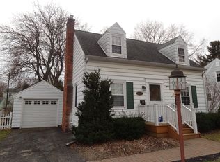 69 Overbrook Rd, Gates, NY 14624