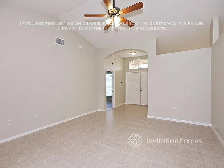 515 Eagle Ct — Photo 2