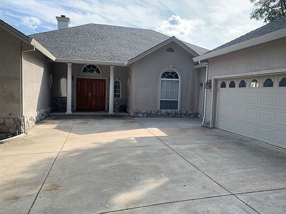 13480 Lake Wildwood Dr. (garage not included in rental)