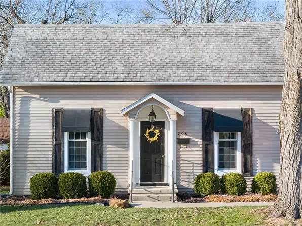 808 Cypress St, Marshall, IL 62441