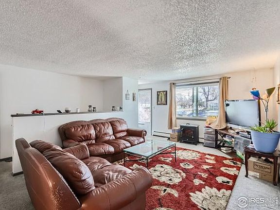 2nd image of 1004-1006 Emerson Pl