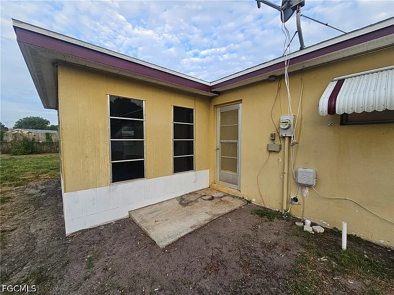 423 Morgan Cir S — Photo 23
