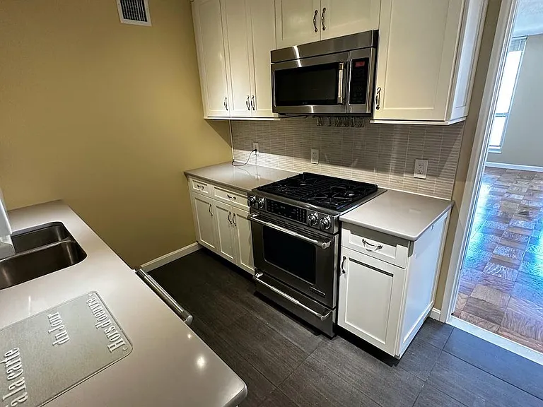 77 Pond Ave #1001 — Photo 10