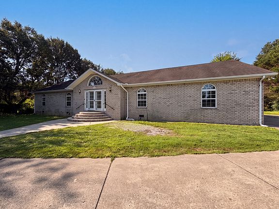2nd image of 807 W Thompson Ln