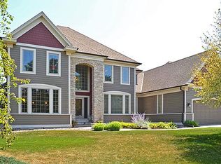 10122 Powers Lake Trl, Woodbury, MN 55129