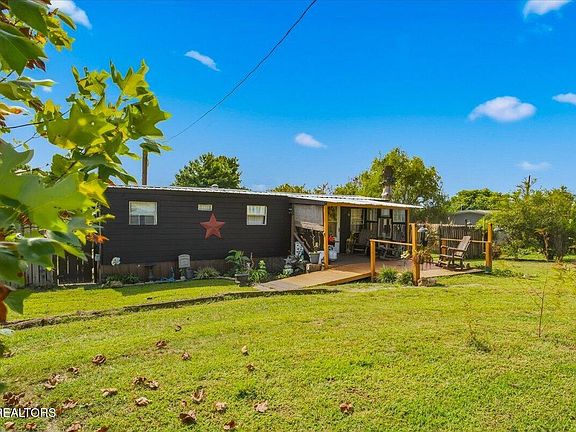 3rd image of 246 Midway Cir
