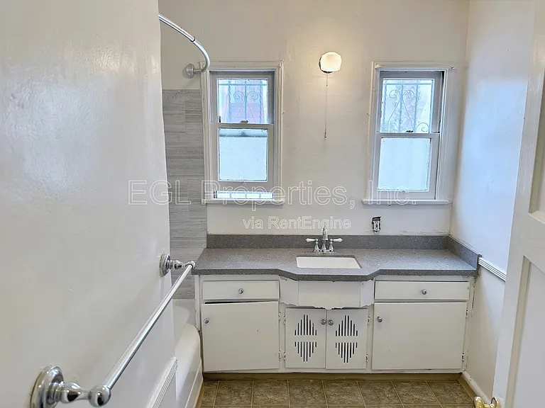 7941 Blackburn Ave — Photo 7