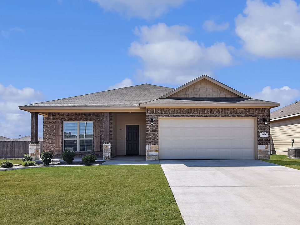 1st image of 1040 Lakeway Crossing Dr